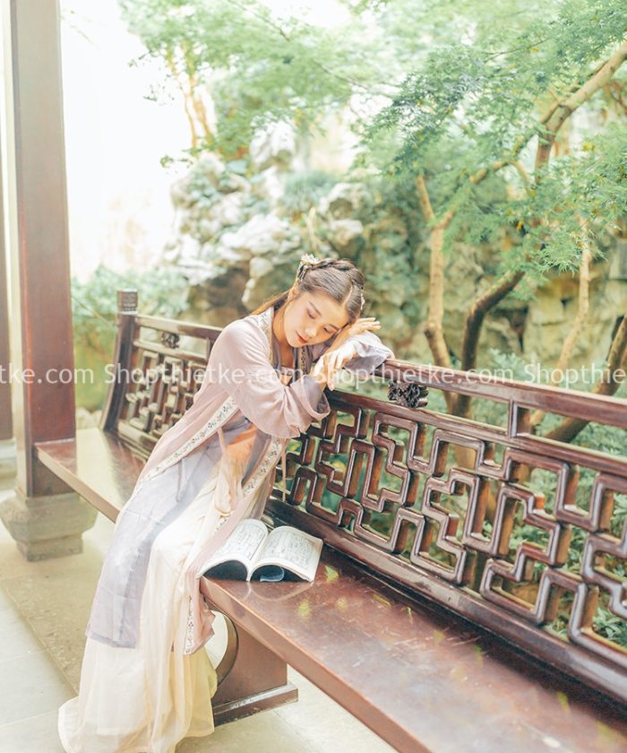 10 Preset Chuyên Cho Ảnh Concept Cổ Trang Update 2022 (XMP/LR/DNG/CUBE)