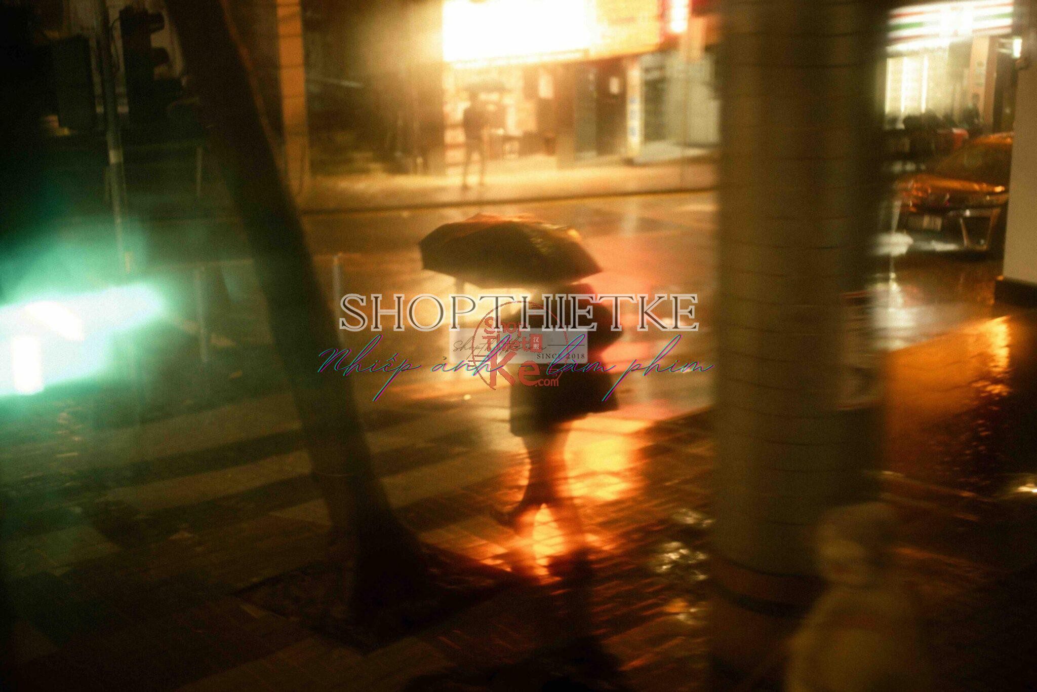 Preset Lightroom Điện Ảnh – Cảm Hứng Từ Wong Kar Wai, Kurosawa & Tarkovsky (XMP) 4 shopthietke com Preset sample 1 scaled