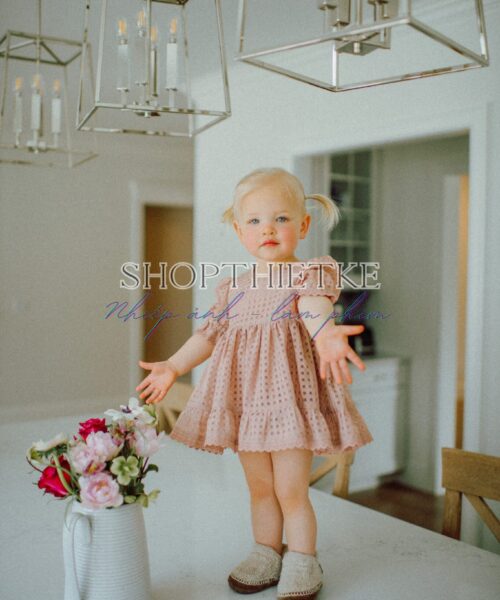 The ROOTS Pack Root + Bud: 13 Preset Lightroom Cho Phong Cách Retro 70s (XMP)