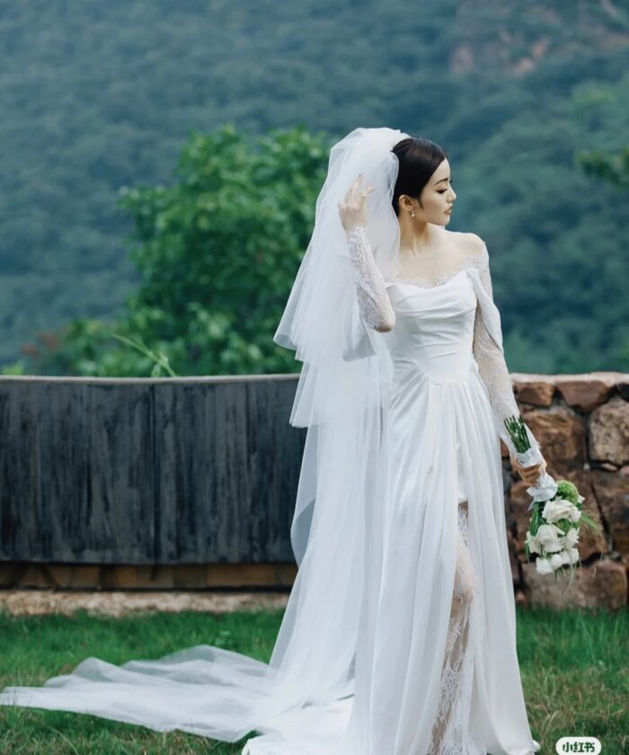 13 Preset Ảnh Cưới Dark Mood - Xu Hướng Xiaohongshu 2025 Đầy Tinh Tế (XMP/DNG/CUBE) 19 shopthietke com Shopthietke.com 10