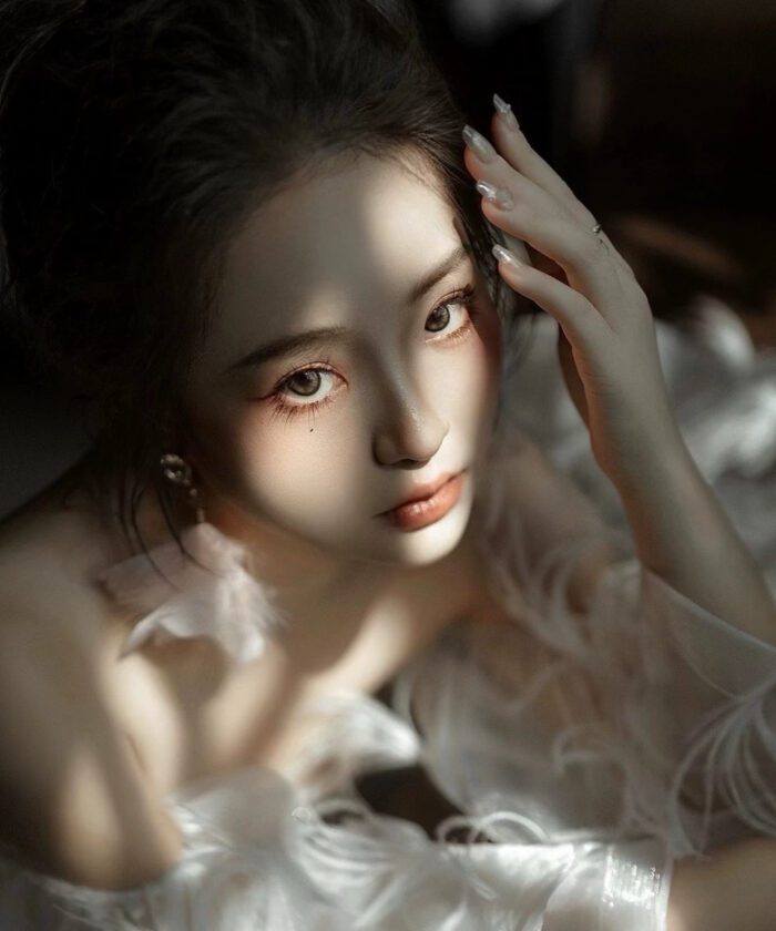 13 Preset Ảnh Cưới Dark Mood - Xu Hướng Xiaohongshu 2025 Đầy Tinh Tế (XMP/DNG/CUBE) 13 shopthietke com Shopthietke.com 4