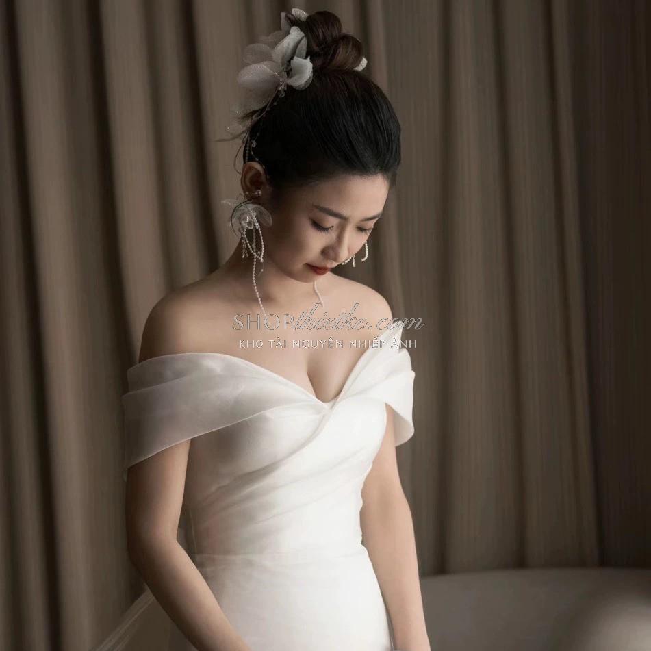 13 Preset Ảnh Cưới Dark Mood - Xu Hướng Xiaohongshu 2025 Đầy Tinh Tế (XMP/DNG/CUBE) 5 shopthietke com Shopthietke.com 5