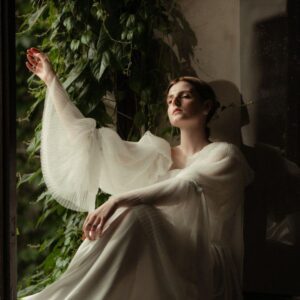 ETHEREAL Preset Pack Của Nina & Darek Cho Ảnh Cưới Và Chân Dung (XMP)