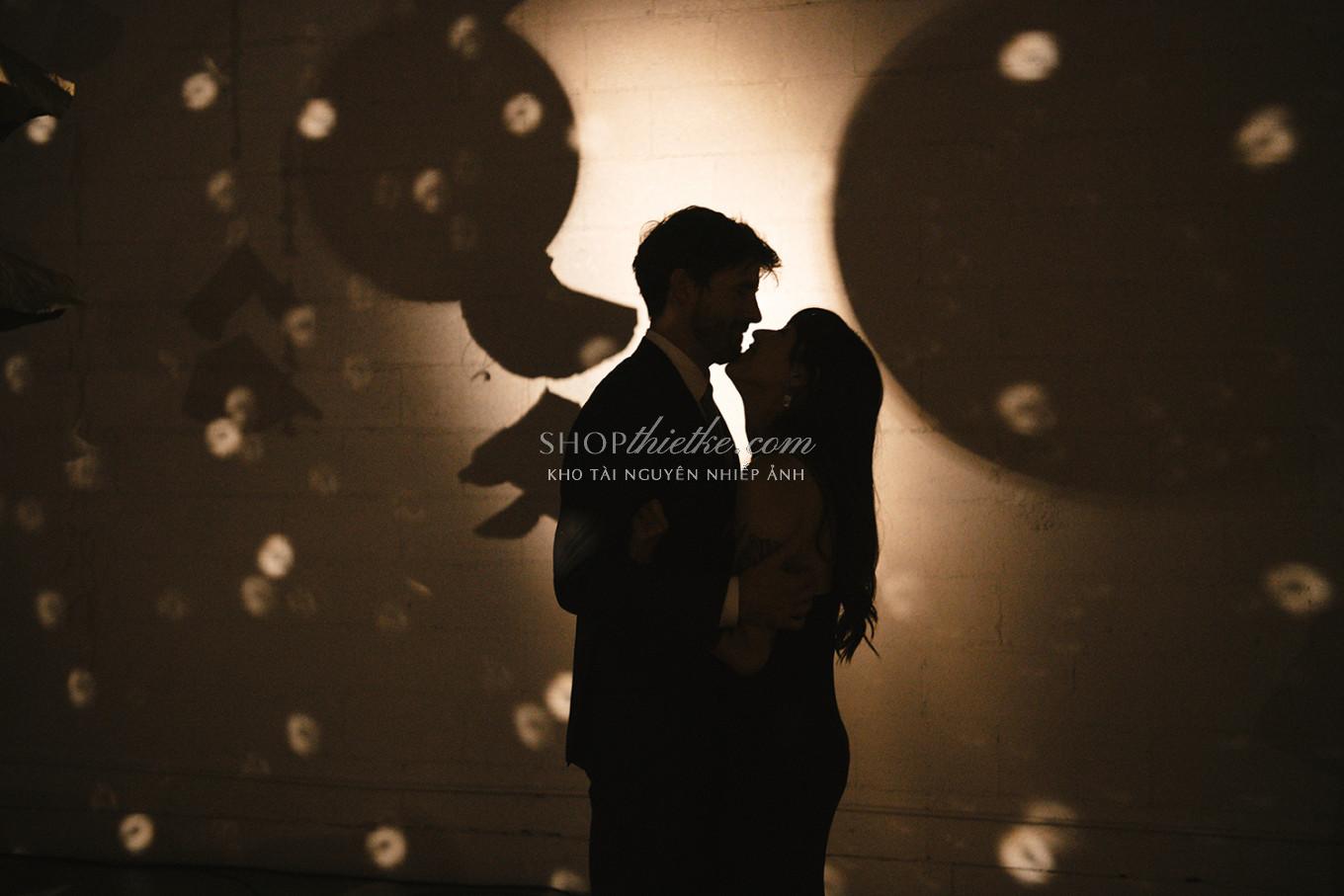 Bộ Preset Nhiếp Ảnh Chuyên Nghiệp 2025 – Tông Ấm, Trắng Sáng, Chuẩn Màu Studio (XMP) 17 shopthietke com dvlop kmp dtd 12