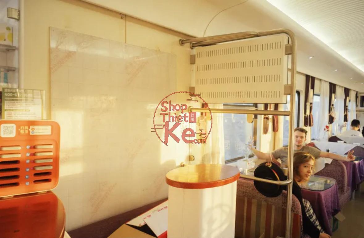 Preset Kodak Ektar 100 Negative – Mô Phỏng Phim Âm Bản Sắc Nét Rực Rỡ (XMP/CUBE) 6 shopthietke com Shopthietke.com 170