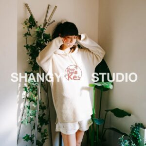 Bộ 29 Preset & LUT Phim Kodak Gold 200 Tông Ấm Cho Chân Dung & Street Style (XMP/DNG/CUBE)