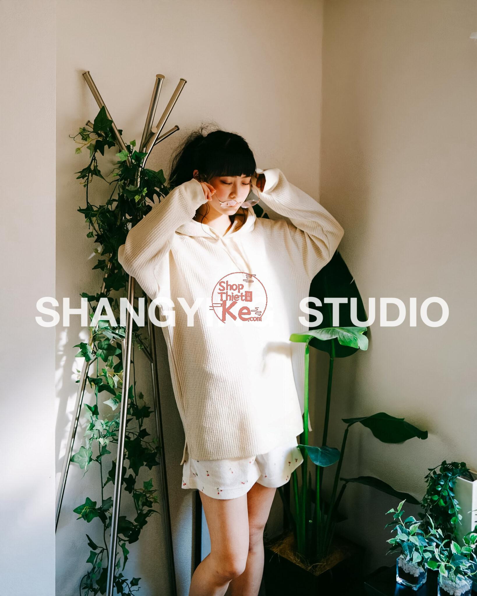 Bộ 29 Preset & LUT Phim Kodak Gold 200 Tông Ấm Cho Chân Dung & Street Style (XMP/DNG/CUBE) 9 shopthietke com Shopthietke.com 381 scaled