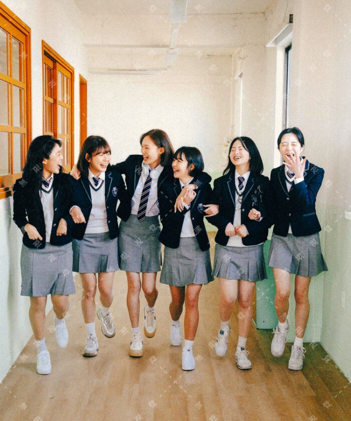 Bộ 16 Preset & LUT Tốt Nghiệp – Màu Sắc Thanh Xuân Rực Rỡ (XMP/DNG/CUBE/COS)