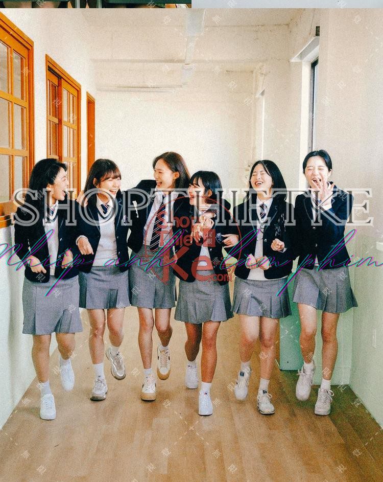 Bộ 16 Preset & LUT Tốt Nghiệp – Màu Sắc Thanh Xuân Rực Rỡ (XMP/DNG/CUBE/COS) 5 shopthietke com Shopthietke.com 164