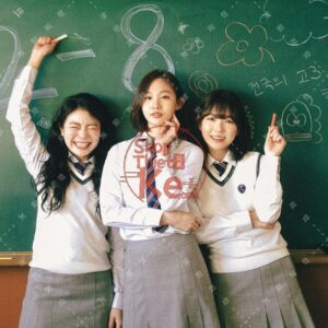 Bộ 16 Preset & LUT Tốt Nghiệp – Màu Sắc Thanh Xuân Rực Rỡ (XMP/DNG/CUBE/COS)