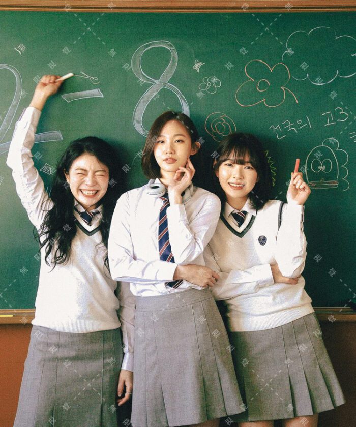 Bộ 16 Preset & LUT Tốt Nghiệp – Màu Sắc Thanh Xuân Rực Rỡ (XMP/DNG/CUBE/COS)