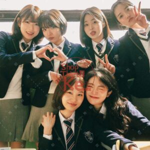 17 Preset Ảnh Tốt Nghiệp Trong Nhà – Màu Sáng Tự Nhiên, Cân Bằng Ánh Sáng (XMP/DNG/CUBE/COS)