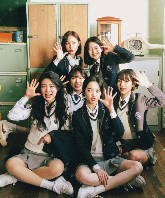 17 Preset Ảnh Tốt Nghiệp Trong Nhà – Màu Sáng Tự Nhiên, Cân Bằng Ánh Sáng (XMP/DNG/CUBE/COS)