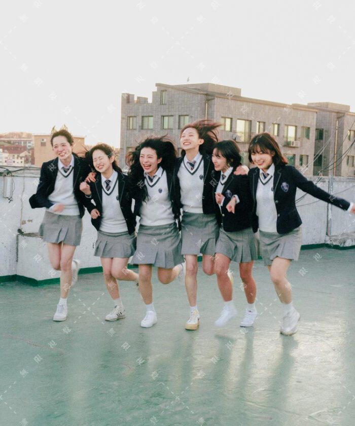 16 Preset Lightroom Ảnh Tốt Nghiệp Đại Học – Màu Sáng Đẹp, Tự Nhiên & Thanh Xuân (XMP/DNG/CUBE/COS)