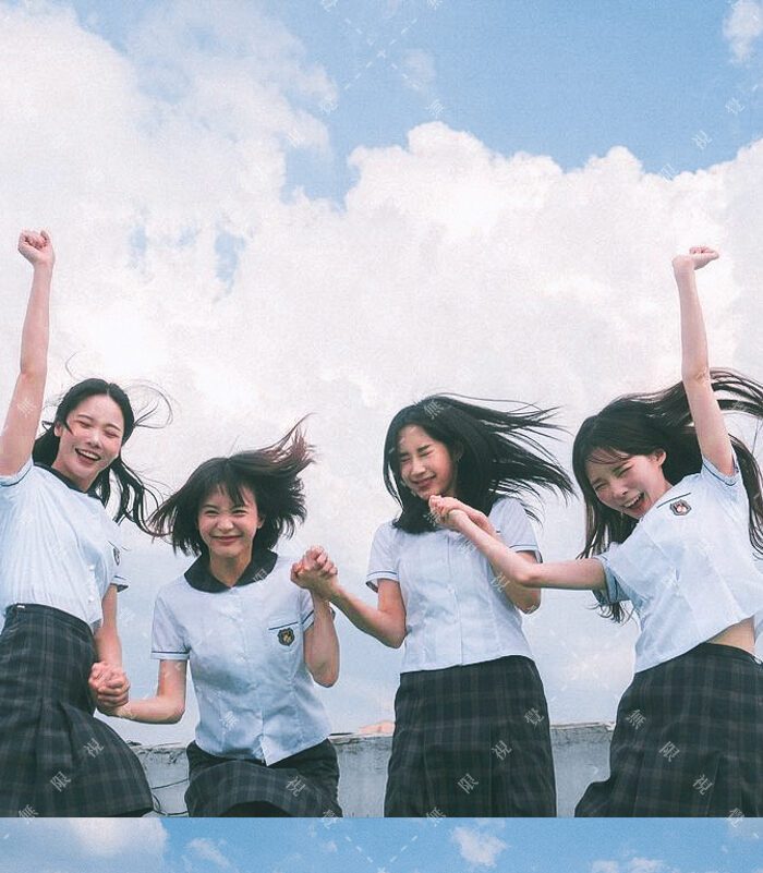 16 Preset Lightroom Ảnh Tốt Nghiệp Đại Học – Màu Sáng Đẹp, Tự Nhiên & Thanh Xuân (XMP/DNG/CUBE/COS)