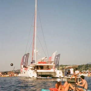 Kodak 2383 Hollywood Film LUT – Preset Màu Điện Ảnh Chuẩn Phim Trường (XMP/CUBE)