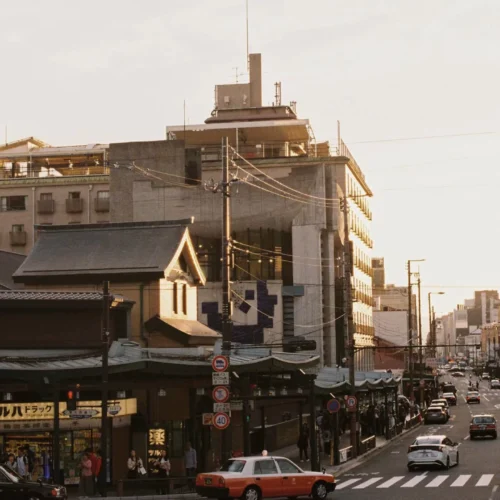 Bộ Preset ShanKui Lightroom – 18 Kiểu Màu Film Cho Chân Dung, Thành Phố Và Điện Ảnh (XMP/CUBE)