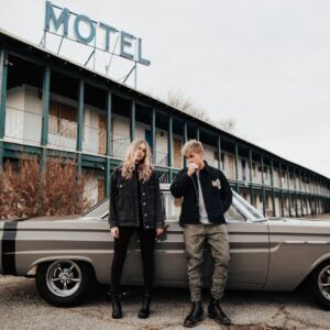 The Lightning Pack – Bộ Preset Lightroom Mạnh Mẽ, Sắc Nét Và Đậm Chất Điện Ảnh (XMP/Kèm Ảnh Gốc )