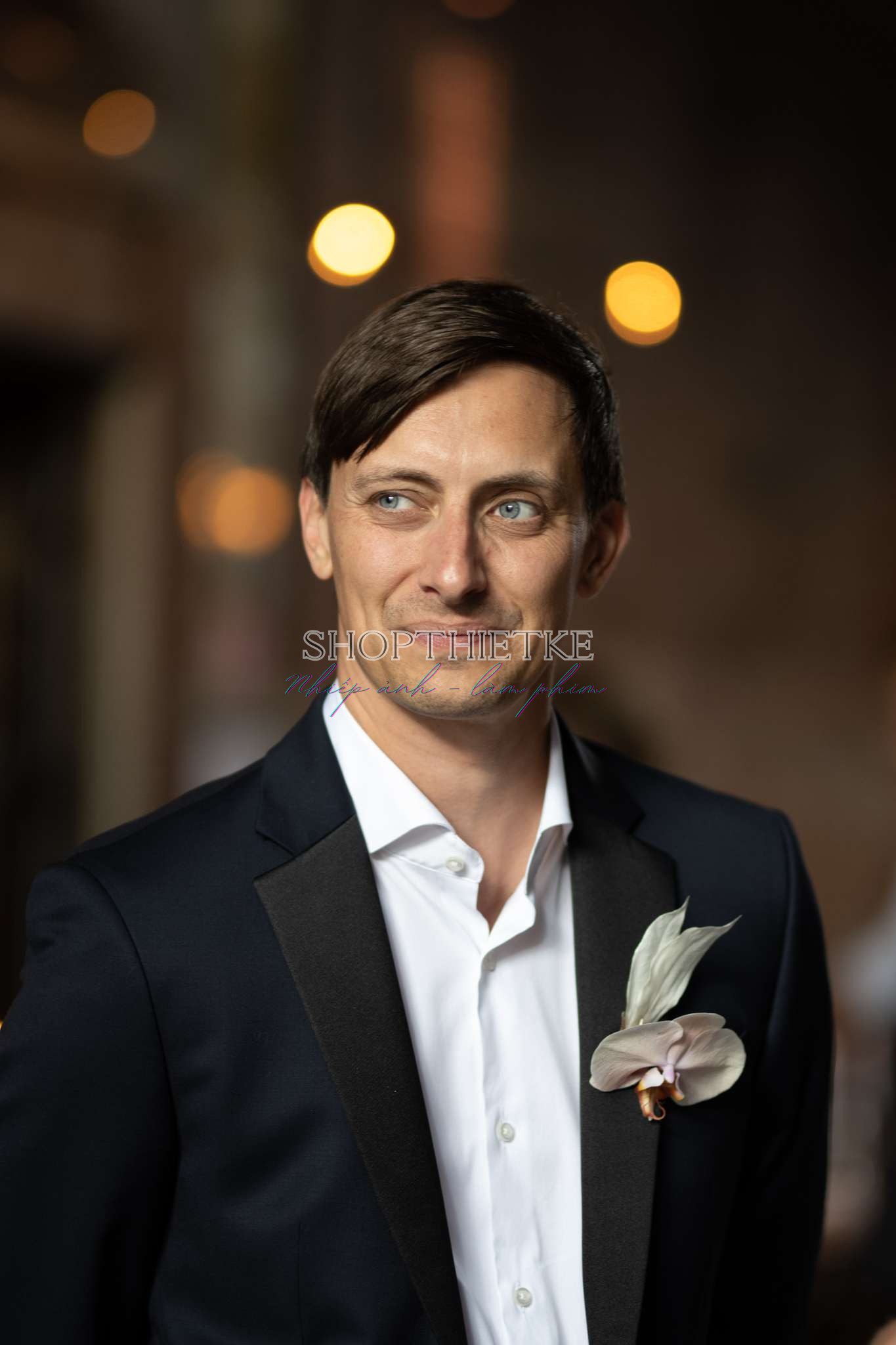 GOLD Presets – Bí Quyết Tạo Làn Da Ánh Vàng & Màu Sắc Rực Rỡ Hiện Đại (XMP/Video Hướng dẫn Việt Sub) 50 Before image