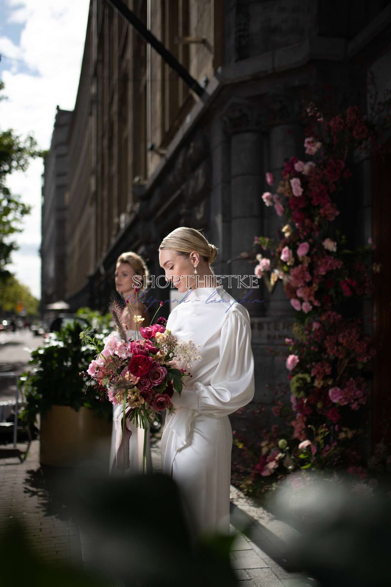 GOLD Presets – Bí Quyết Tạo Làn Da Ánh Vàng & Màu Sắc Rực Rỡ Hiện Đại (XMP/Video Hướng dẫn Việt Sub) 76 Before image