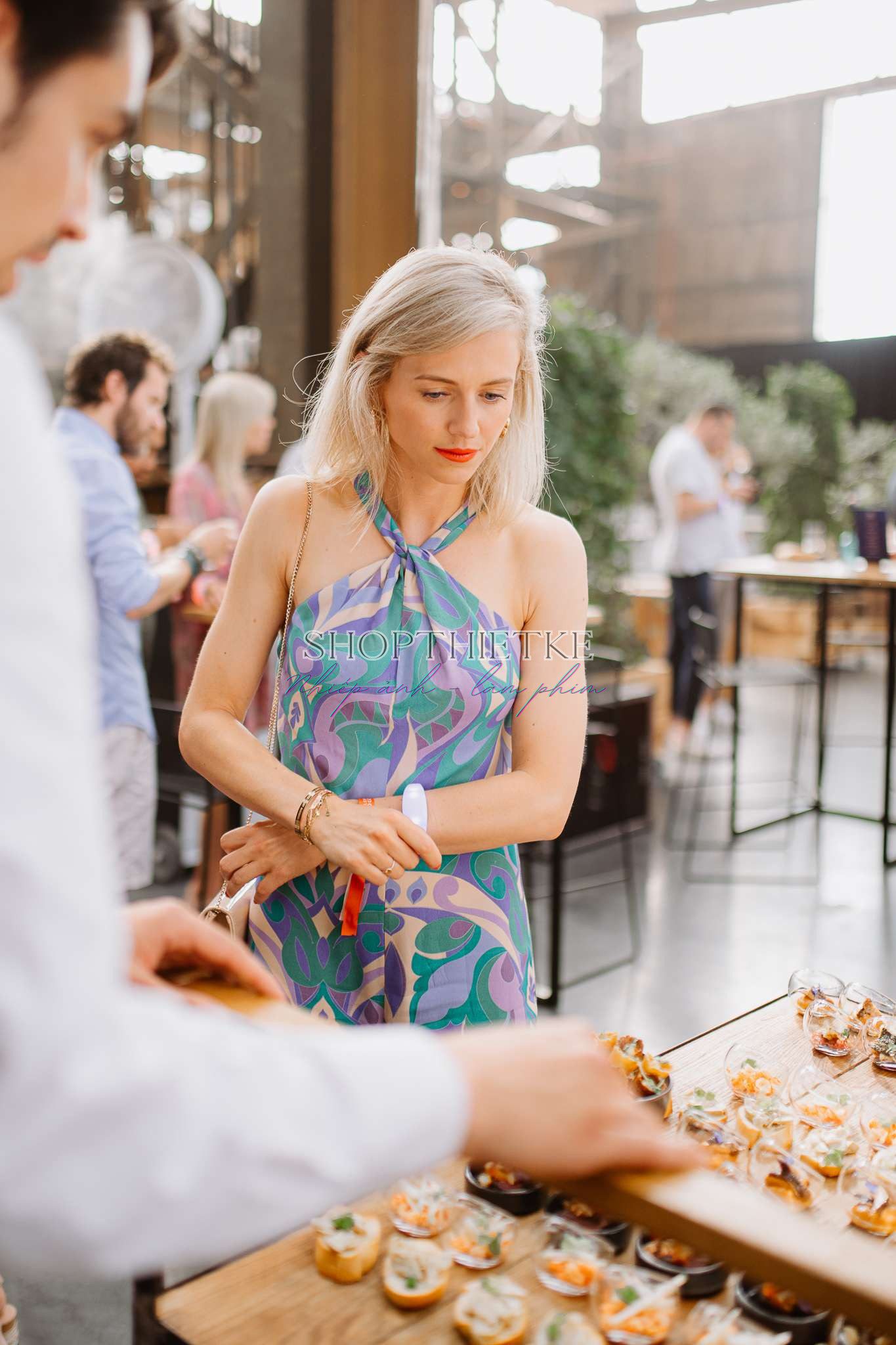 GOLD Presets – Bí Quyết Tạo Làn Da Ánh Vàng & Màu Sắc Rực Rỡ Hiện Đại (XMP/Video Hướng dẫn Việt Sub) 75 After image