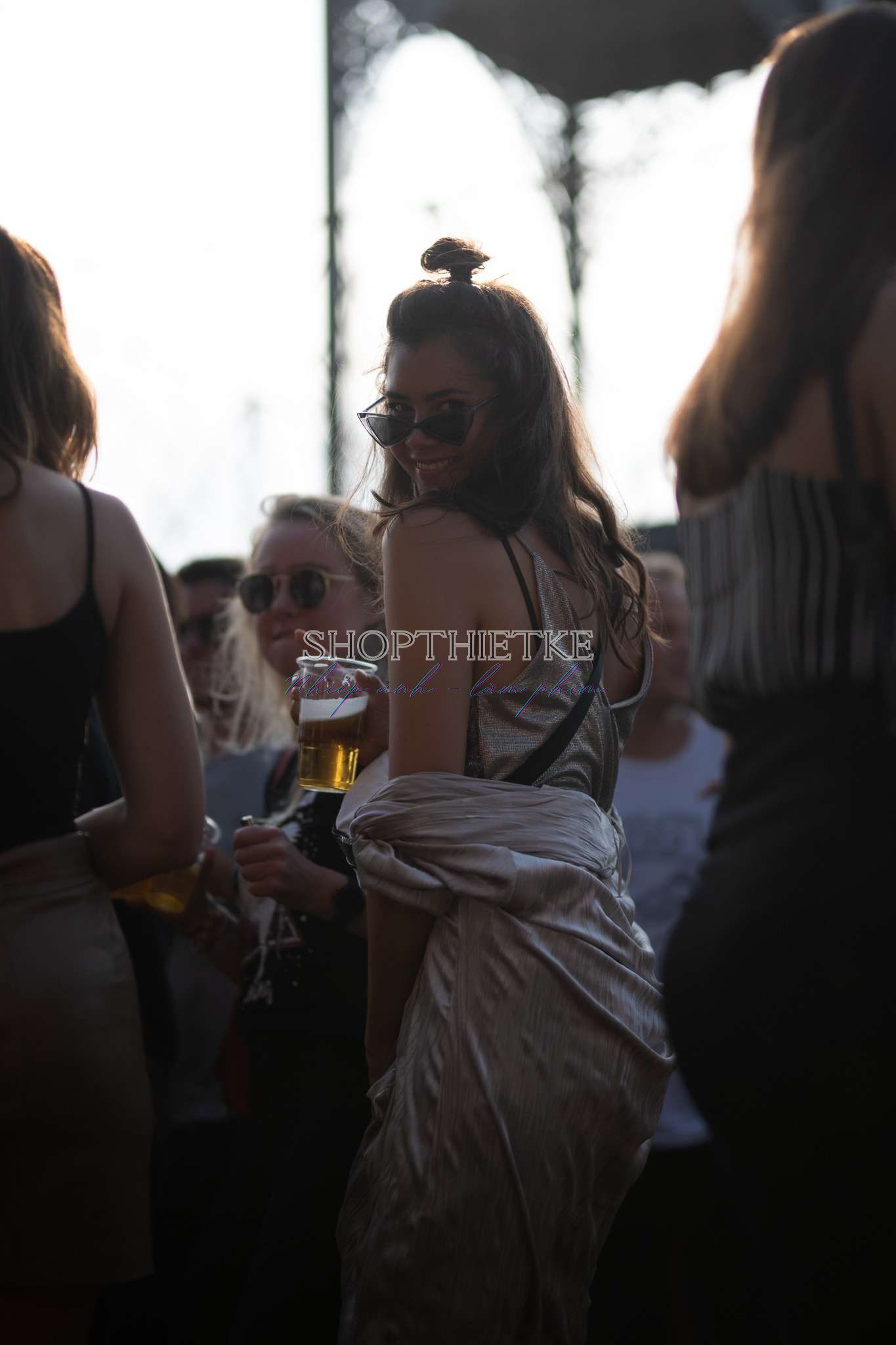 GOLD Presets – Bí Quyết Tạo Làn Da Ánh Vàng & Màu Sắc Rực Rỡ Hiện Đại (XMP/Video Hướng dẫn Việt Sub) 72 Before image