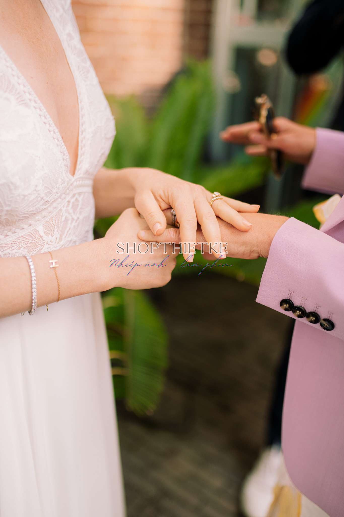 GOLD Presets – Bí Quyết Tạo Làn Da Ánh Vàng & Màu Sắc Rực Rỡ Hiện Đại (XMP/Video Hướng dẫn Việt Sub) 61 After image