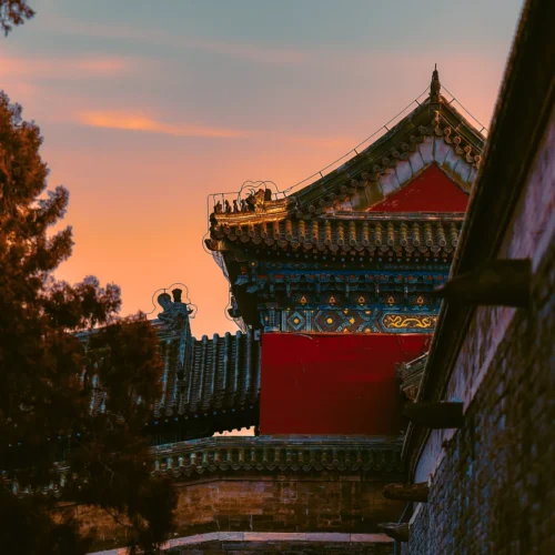 33 Preset Điện Ảnh Cổ Kiến Trúc Từ NAG Lý Minh Tinh – Tông Màu Trầm Sâu Chuẩn Cinematic (XMP/DNG)