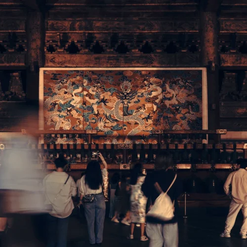 33 Preset Điện Ảnh Cổ Kiến Trúc Từ NAG Lý Minh Tinh – Tông Màu Trầm Sâu Chuẩn Cinematic (XMP/DNG)