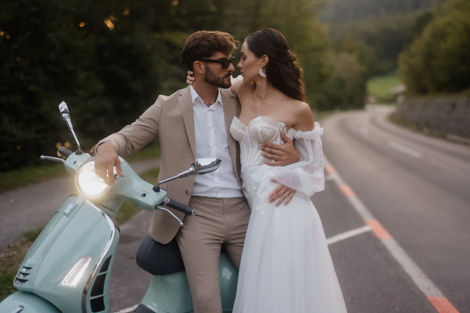 shopthietke com Preset KathiundChris 2025 VN Vespa Wedding 1