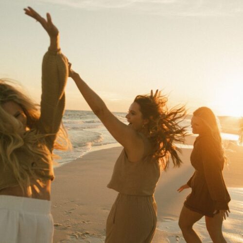 shopthietke com COURTNEY BUTLER 423644 600x900 1