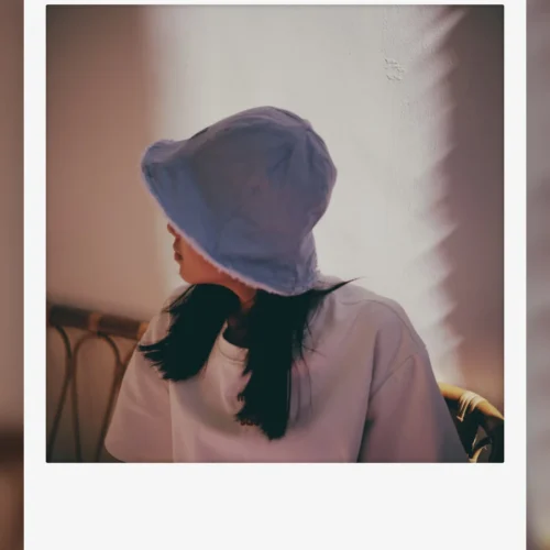 Polaroid Emulation: Khi Nhiếp Ảnh Gói Gọn Trong Tấm Ảnh Vuông Và Nhiệt Độ Của Khoảnh Khắc (XMP/CUBE) 15 shopthietke com Shopthietke.com 526