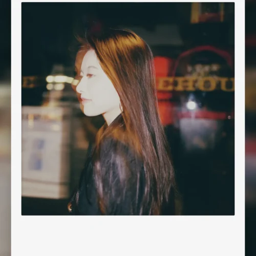 Polaroid Emulation: Khi Nhiếp Ảnh Gói Gọn Trong Tấm Ảnh Vuông Và Nhiệt Độ Của Khoảnh Khắc (XMP/CUBE) 14 shopthietke com Shopthietke.com 538