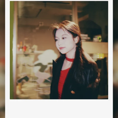 Polaroid Emulation: Khi Nhiếp Ảnh Gói Gọn Trong Tấm Ảnh Vuông Và Nhiệt Độ Của Khoảnh Khắc (XMP/CUBE) 13 shopthietke com Shopthietke.com 540
