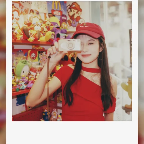 Polaroid Emulation: Khi Nhiếp Ảnh Gói Gọn Trong Tấm Ảnh Vuông Và Nhiệt Độ Của Khoảnh Khắc (XMP/CUBE) 12 shopthietke com Shopthietke.com 542