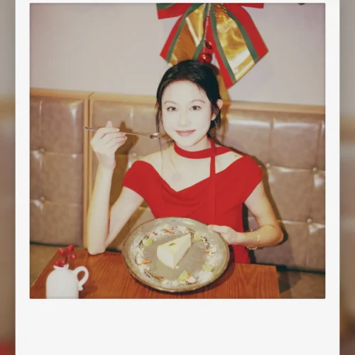 Polaroid Emulation: Khi Nhiếp Ảnh Gói Gọn Trong Tấm Ảnh Vuông Và Nhiệt Độ Của Khoảnh Khắc (XMP/CUBE) 11 shopthietke com Shopthietke.com 544
