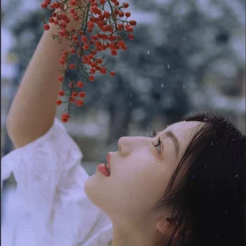 Bộ PSD Chỉnh Màu Ảnh Retro Film Lucy Hisano Kèm Preset Lightroom (PSD)